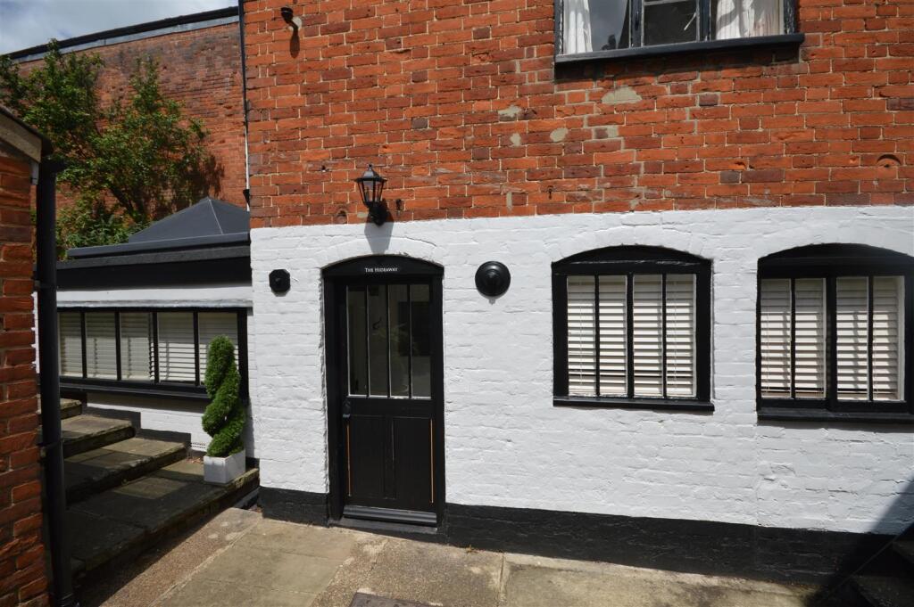 1 bed Apartment for rent in Saxmundham. From Flick & Son - Saxmundham 1 bed Apartment for rent in Saxmundham. From Flick & Son - Saxmundham