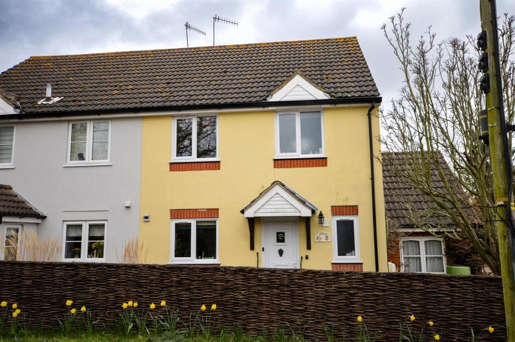 2 bed Semi Detached for rent in Benhall Green. From Flick & Son - Saxmundham 2 bed Semi Detached for rent in Benhall Green. From Flick & Son - Saxmundham
