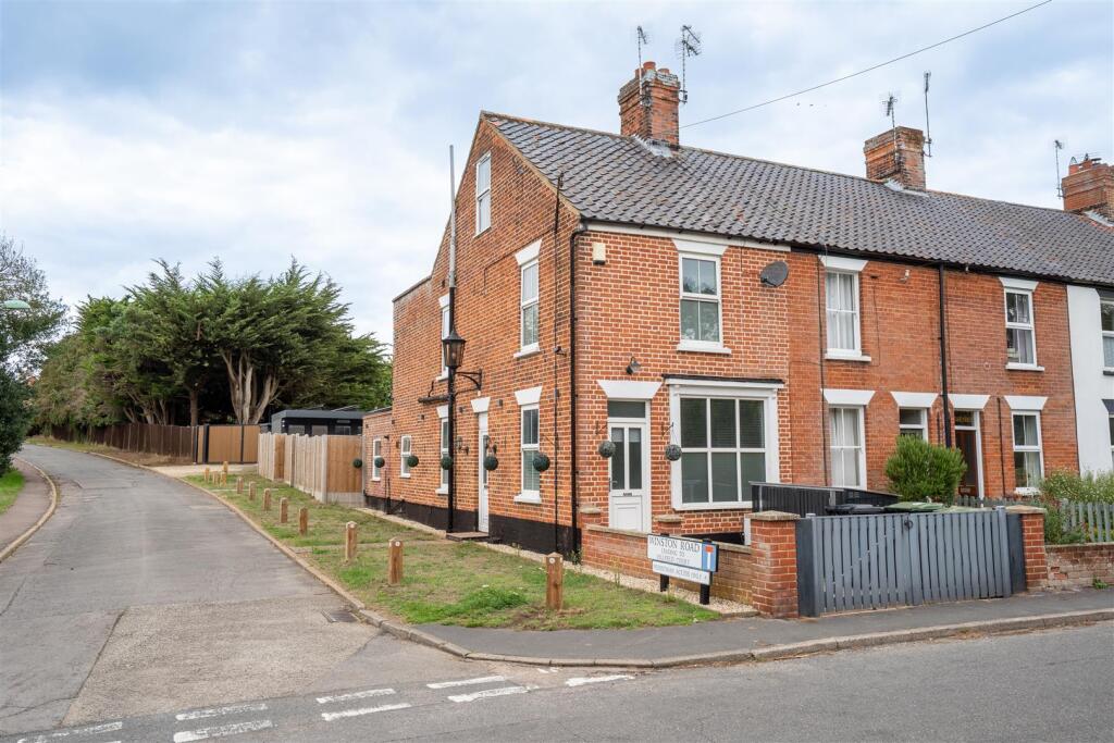 3 bed End of Terrace for rent in Reydon. From Flick & Son - Saxmundham