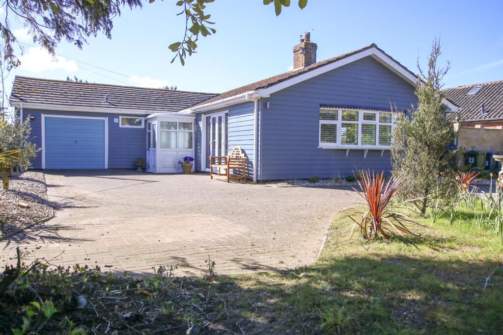 3 bed Detached bungalow for rent in Aldeburgh. From Flick & Son - Saxmundham