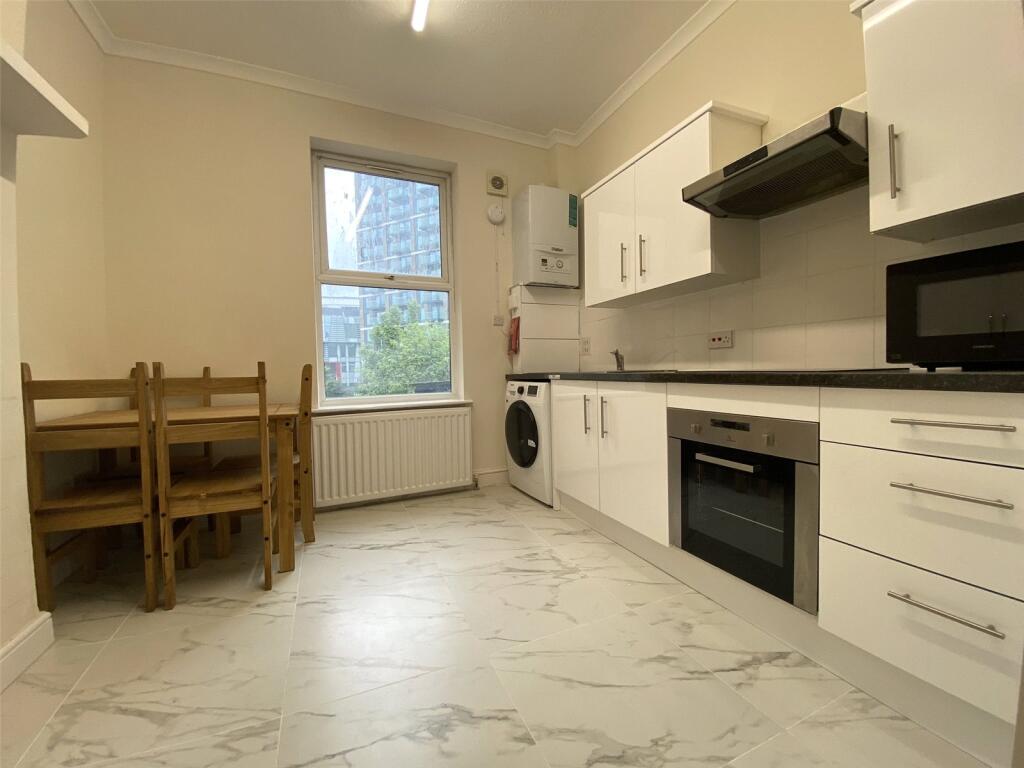 5 bed 1st Floor Flat for rent in Brentford. From Fraser & Co - Kew Bridge & Brentford