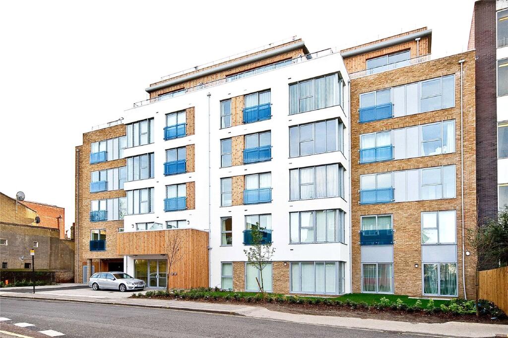 1 bed 1st Floor Flat for rent in Hammersmith. From Fraser & Co - Kew Bridge & Brentford