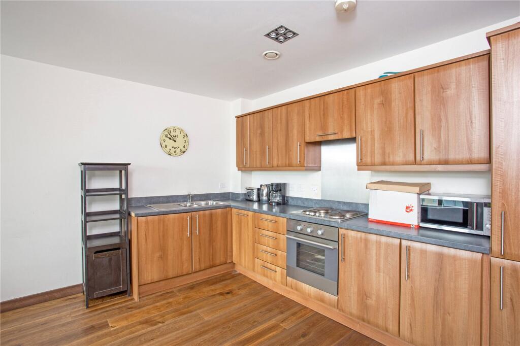 2 bed 1st Floor Flat for rent in Battersea. From Fraser & Co - Kew Bridge & Brentford