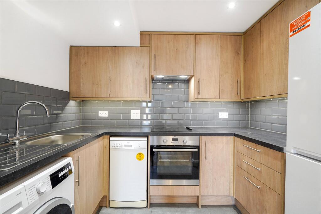 2 bed 1st Floor Flat for rent in Feltham. From Fraser & Co - Kew Bridge & Brentford