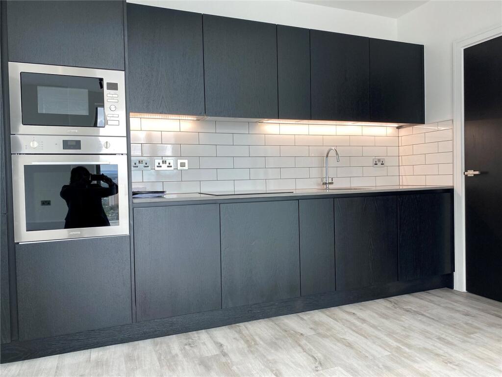 2 bed 1st Floor Flat for rent in London. From Fraser & Co - Kew Bridge & Brentford
