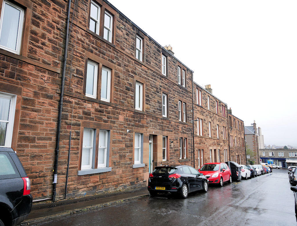 2 bed 1st Floor Flat for rent in Hermiston. From Dove Davies & Partners - Edinburgh