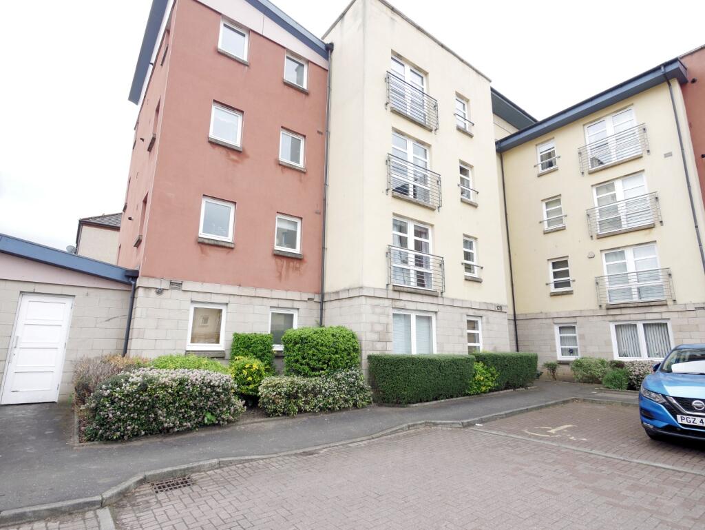 3 bed 1st Floor Flat for rent in Hermiston. From Dove Davies & Partners - Edinburgh 3 bed 1st Floor Flat for rent in Hermiston. From Dove Davies & Partners - Edinburgh