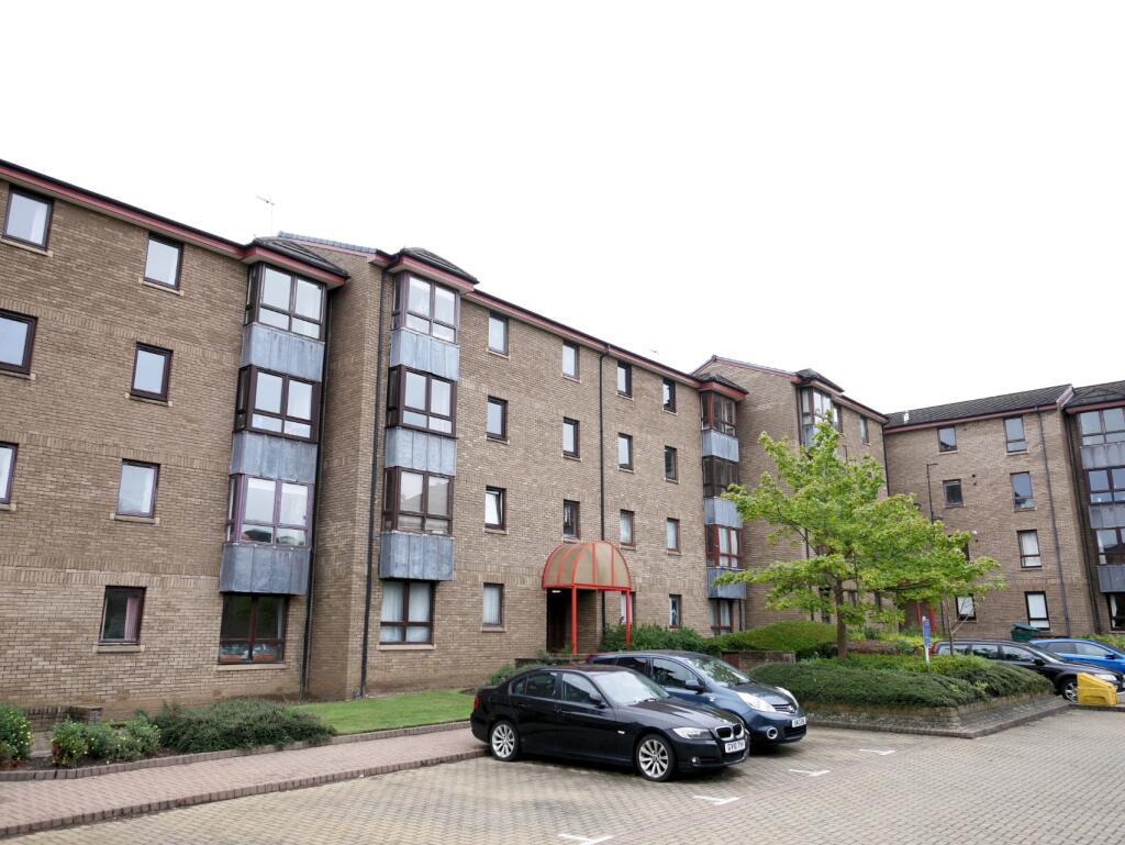3 bed 1st Floor Flat for rent in Edinburgh. From Dove Davies & Partners - Edinburgh