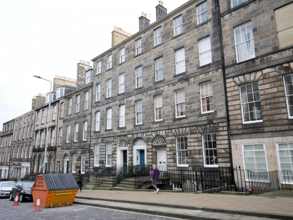 2 bed 1st Floor Flat for rent in Edinburgh. From Dove Davies & Partners - Edinburgh 2 bed 1st Floor Flat for rent in Edinburgh. From Dove Davies & Partners - Edinburgh