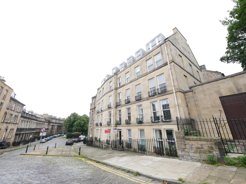 3 bed 1st Floor Flat for rent in Edinburgh. From Dove Davies & Partners - Edinburgh 3 bed 1st Floor Flat for rent in Edinburgh. From Dove Davies & Partners - Edinburgh