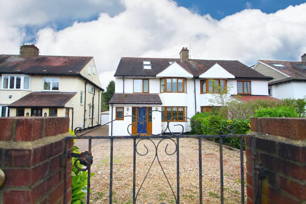 5 bed Semi-Detached House for rent in Loughton. From Friend & Farrelly - Loughton