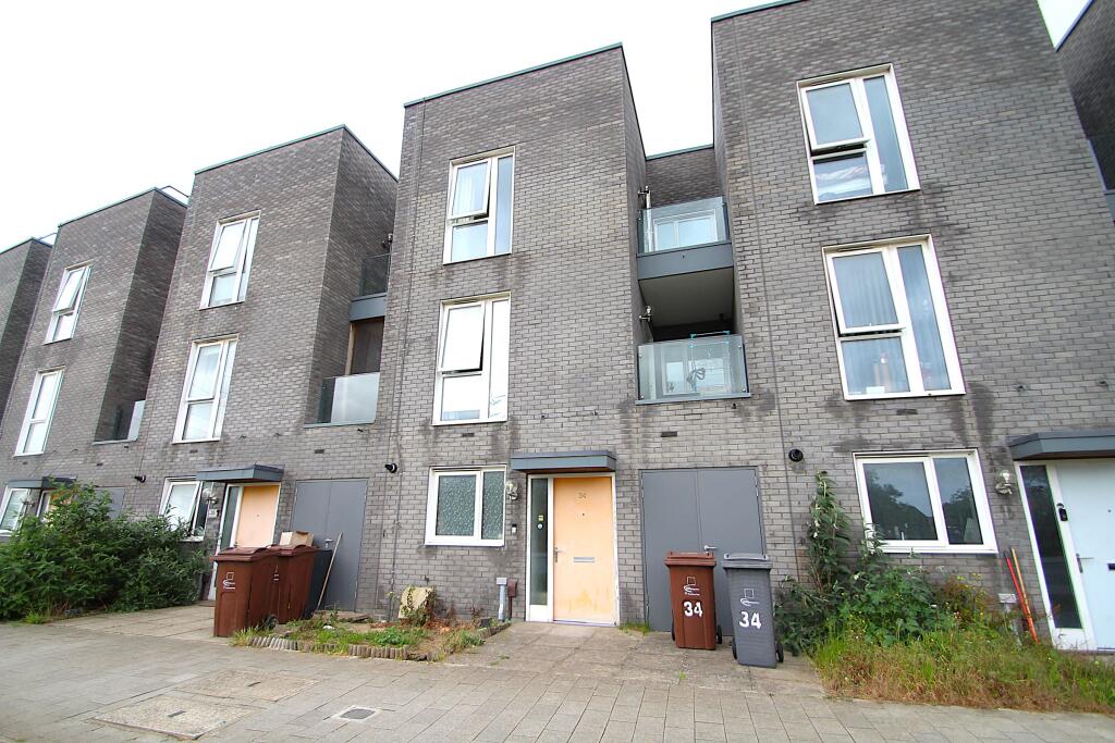 4 bed Mid Terraced House for rent in Barking. From Friend & Farrelly Ltd. 4 bed Mid Terraced House for rent in Barking. From Friend & Farrelly Ltd.
