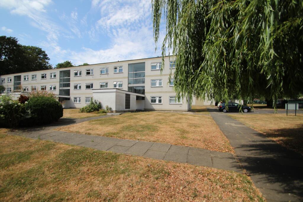 2 bed Apartment for rent in Chigwell. From Friend & Farrelly Ltd.