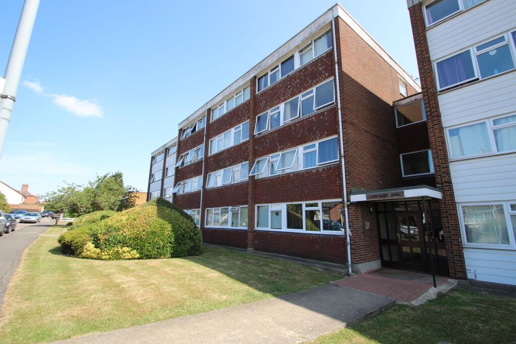2 bed Apartment for rent in Chigwell Row. From Friend & Farrelly Ltd. 2 bed Apartment for rent in Chigwell Row. From Friend & Farrelly Ltd.
