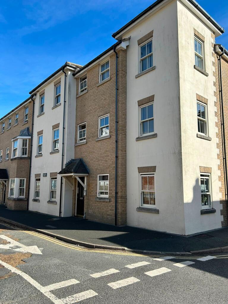 2 bed Apartment for rent in Ventnor. From Friend & Farrelly Ltd. 2 bed Apartment for rent in Ventnor. From Friend & Farrelly Ltd.