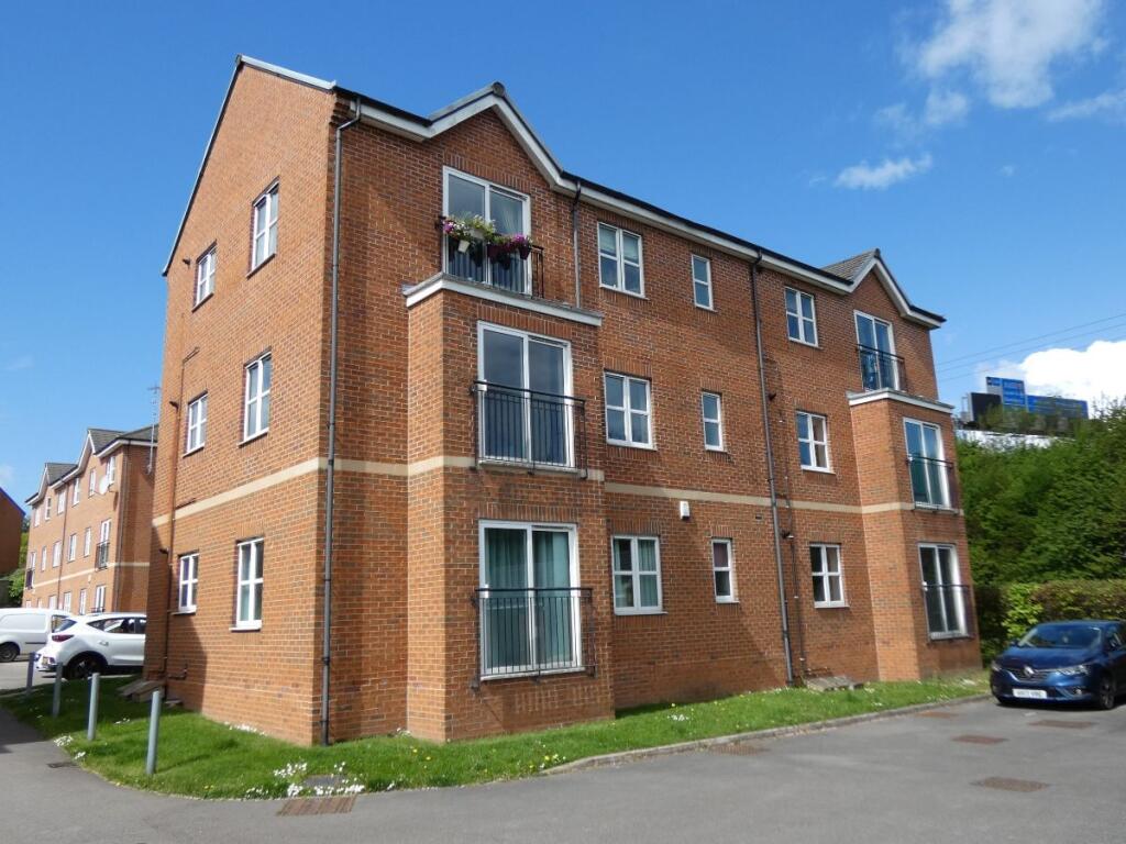 2 bed Apartment for rent in Thorpe on the Hill. From Drighlington Properties - Drighlington