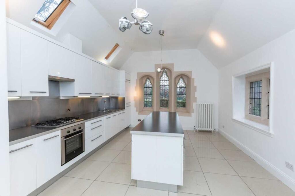 2 bed Chalet type for rent in Oakenshaw. From Drighlington Properties - Drighlington