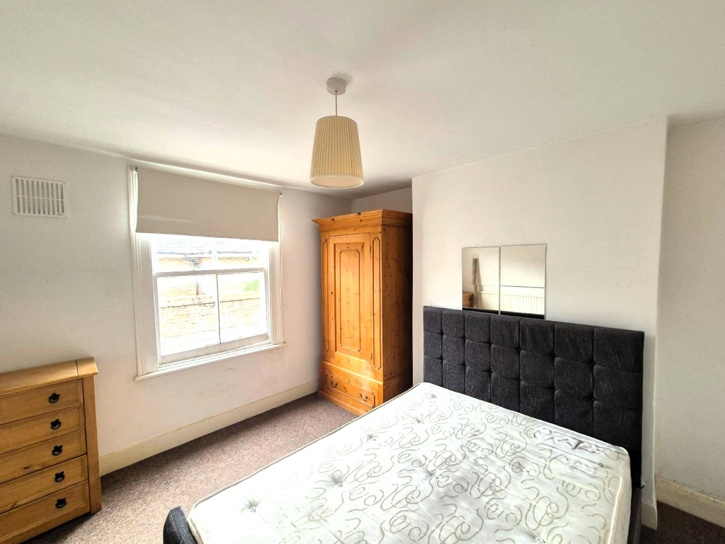 2 bed Apartment for rent in London. From Galaxy Real Estate