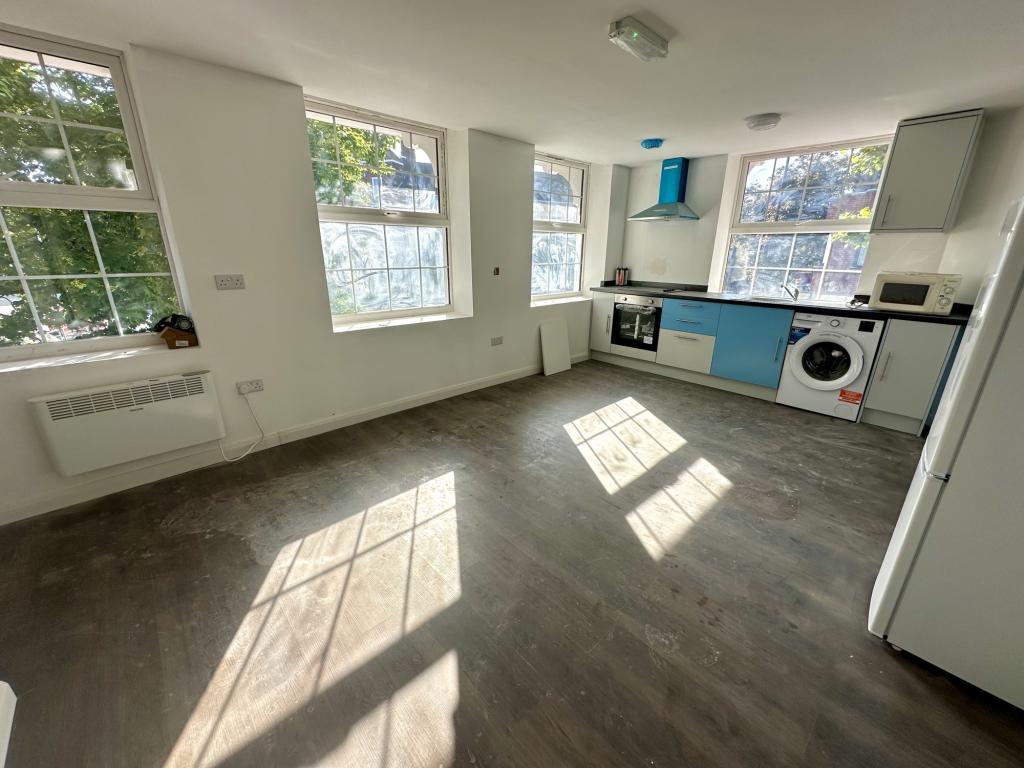 1 bed 1st Floor Flat for rent in Ruislip. From Galaxy Real Estate