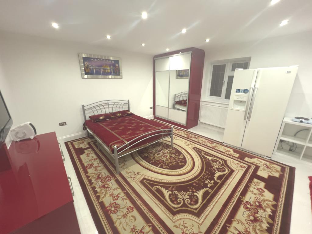 0 bed Studio for rent in Hounslow. From Galaxy Real Estate