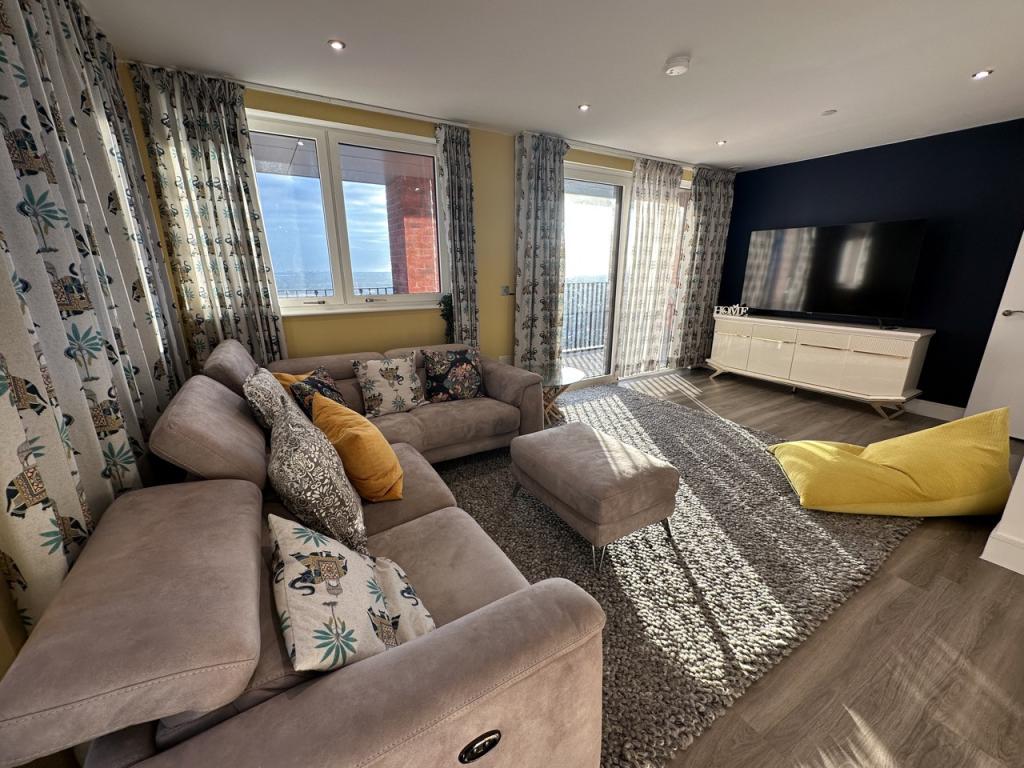 3 bed Penthouse for rent in Southall. From Galaxy Real Estate