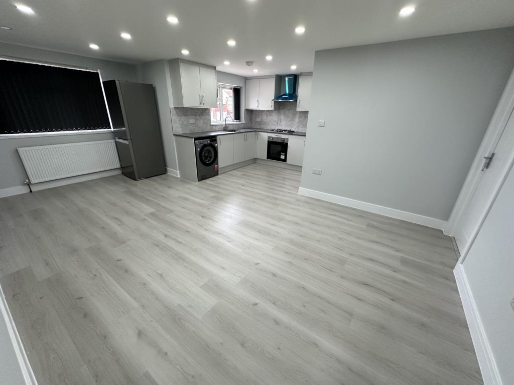 3 bed Apartment for rent in Uxbridge. From Galaxy Real Estate