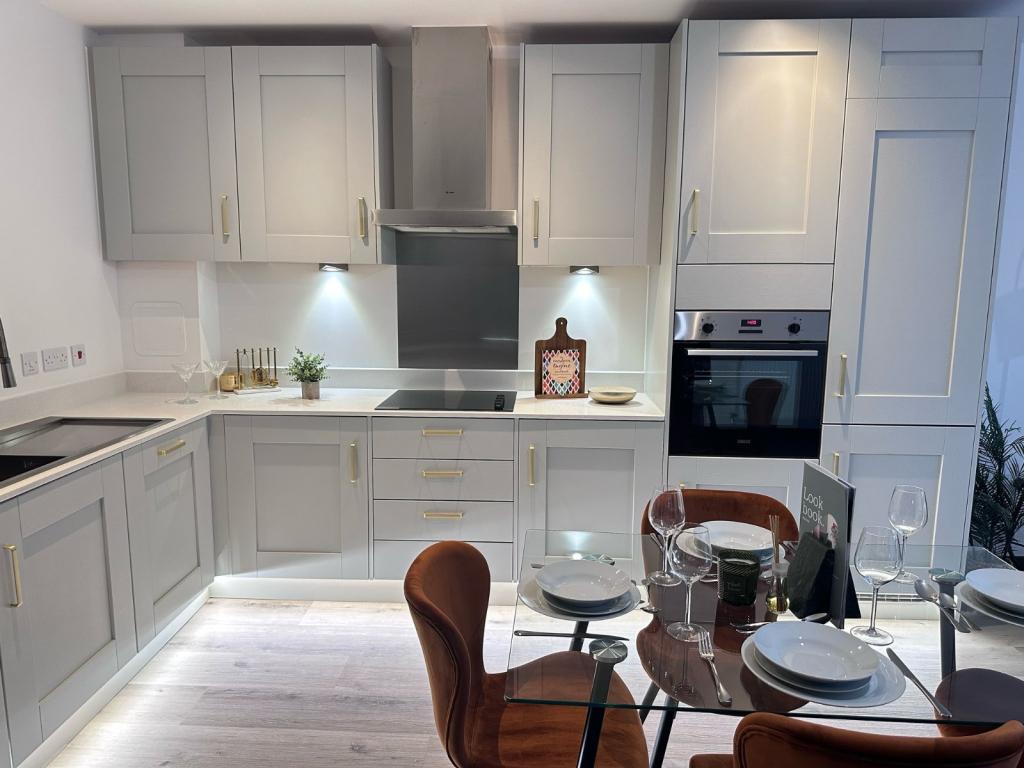 1 bed Apartment for rent in Hayes. From Galaxy Real Estate