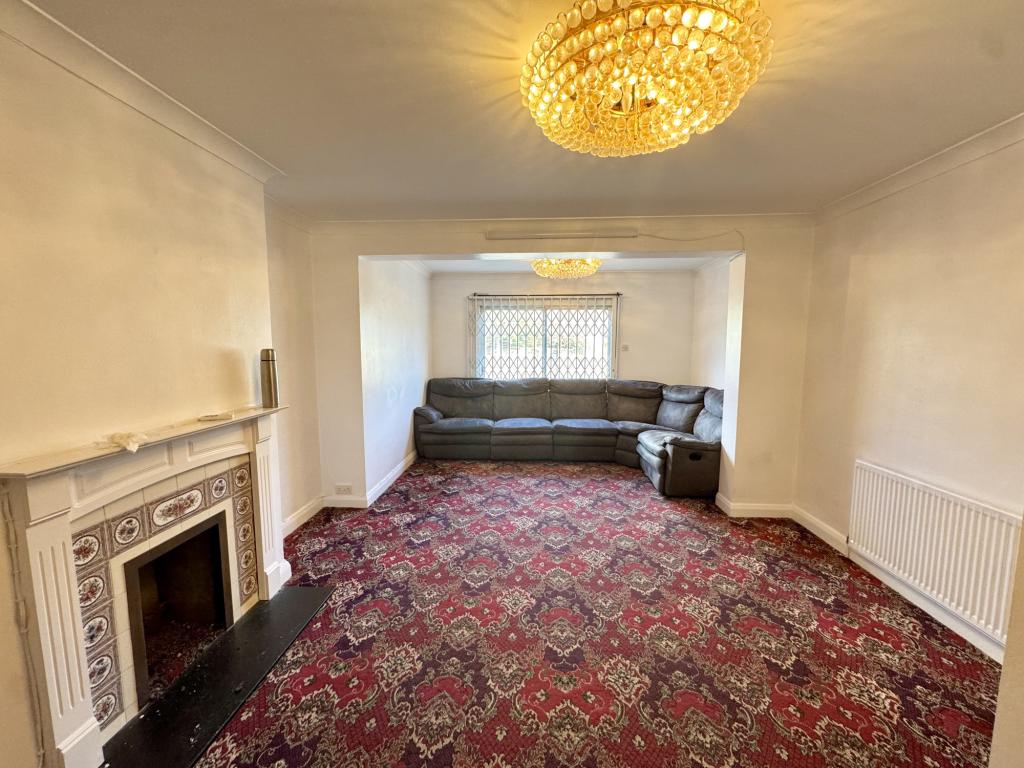 3 bed Bungalow for rent in Feltham. From Galaxy Real Estate