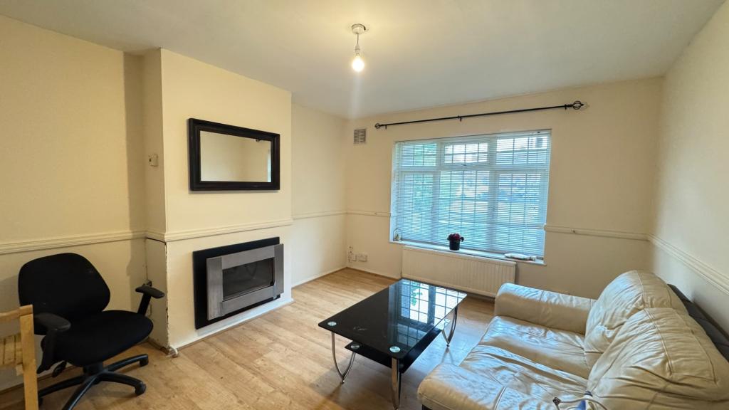 4 bed End of Terrace for rent in Hayes. From Galaxy Real Estate