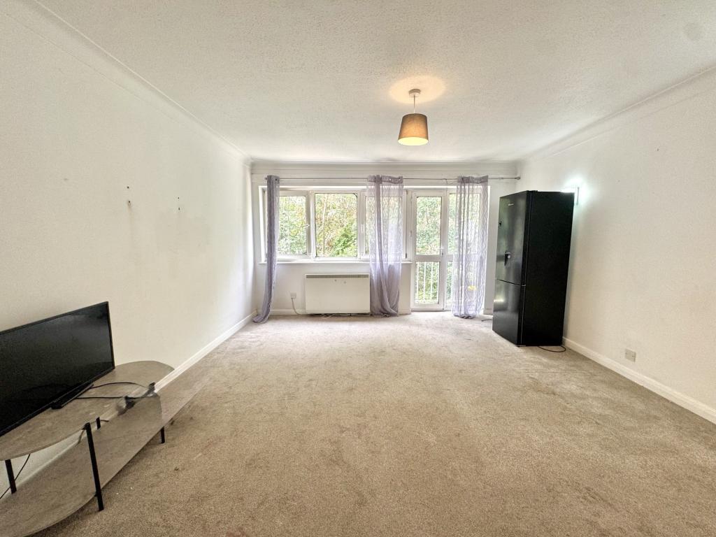 2 bed 1st Floor Flat for rent in Uxbridge. From Galaxy Real Estate 2 bed 1st Floor Flat for rent in Uxbridge. From Galaxy Real Estate