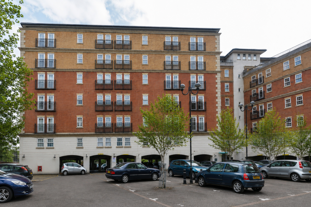 3 bed Penthouse for rent in Ruislip. From Galaxy Real Estate 3 bed Penthouse for rent in Ruislip. From Galaxy Real Estate