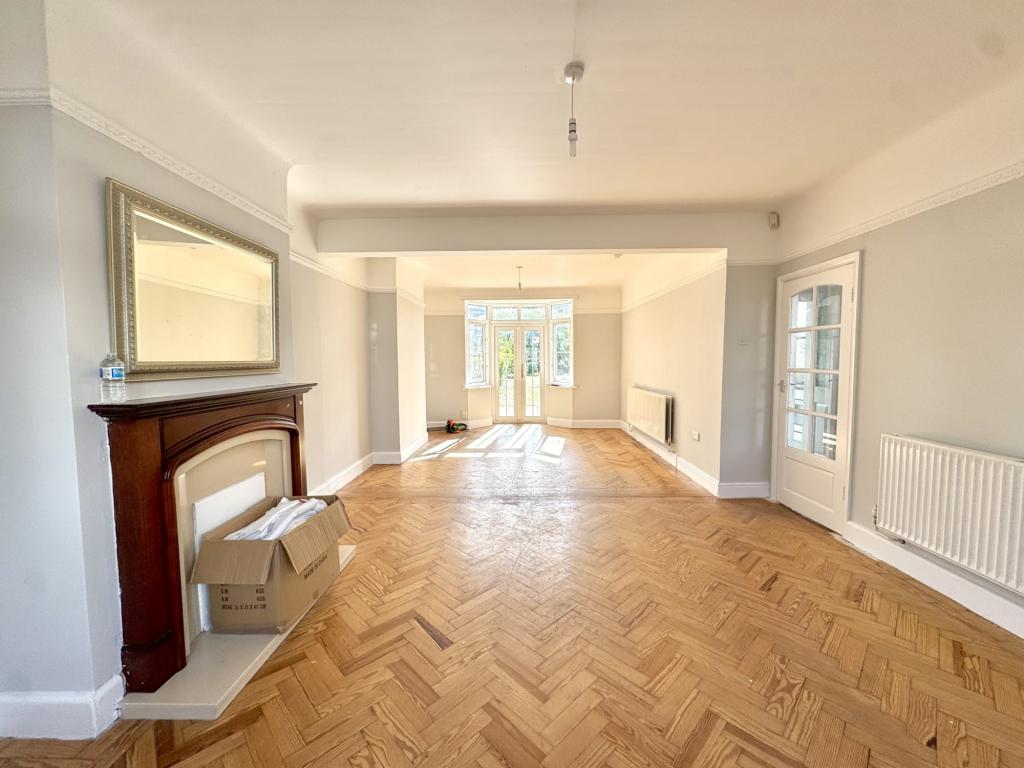 3 bed Semi Detached for rent in Hounslow. From Galaxy Real Estate 3 bed Semi Detached for rent in Hounslow. From Galaxy Real Estate