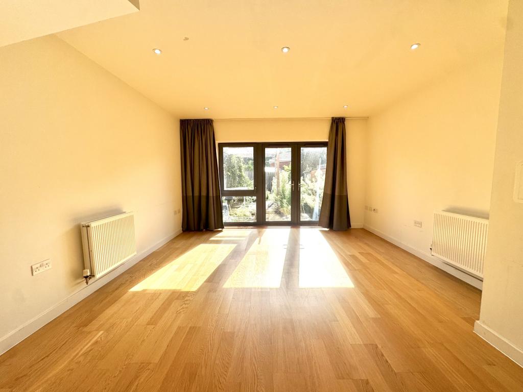 2 bed Mid Terraced House for rent in Southall. From Galaxy Real Estate