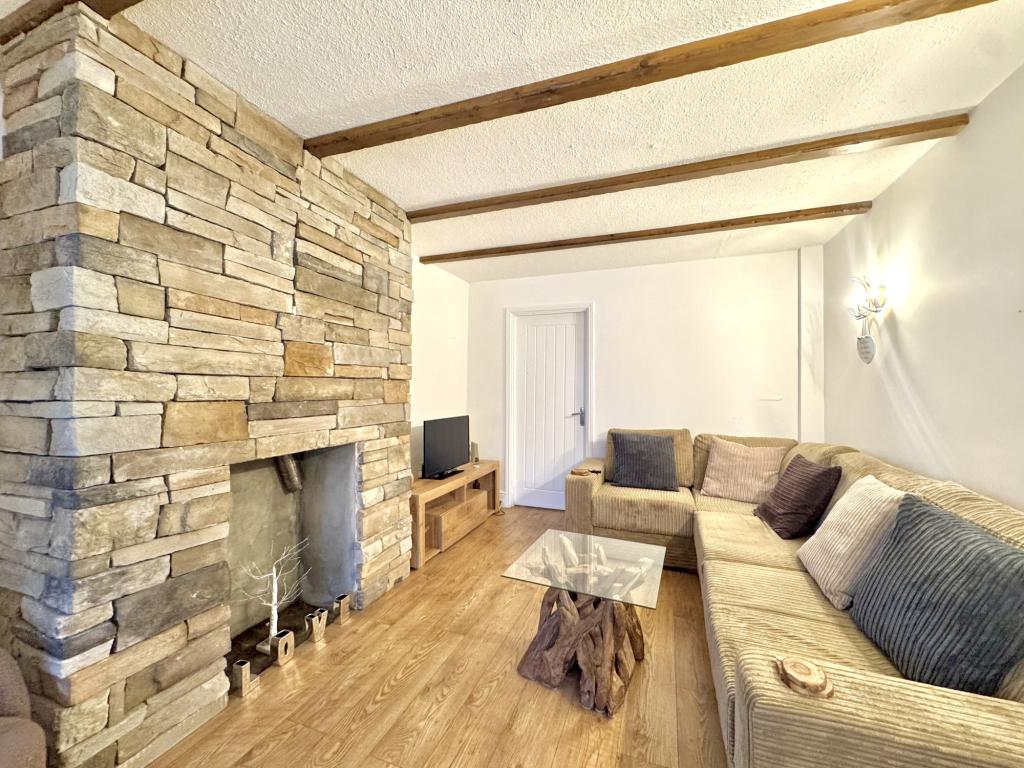 2 bed Mid Terraced House for rent in Hayes. From Galaxy Real Estate