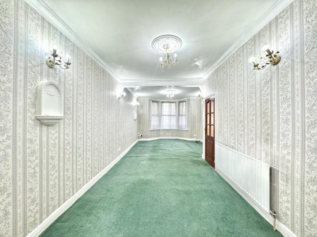 4 bed Mid Terraced House for rent in Southall. From Galaxy Real Estate