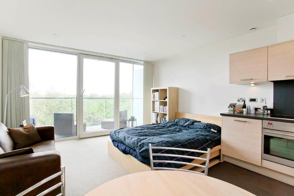 4 bed Apartment for rent in London. From Garton Jones - London