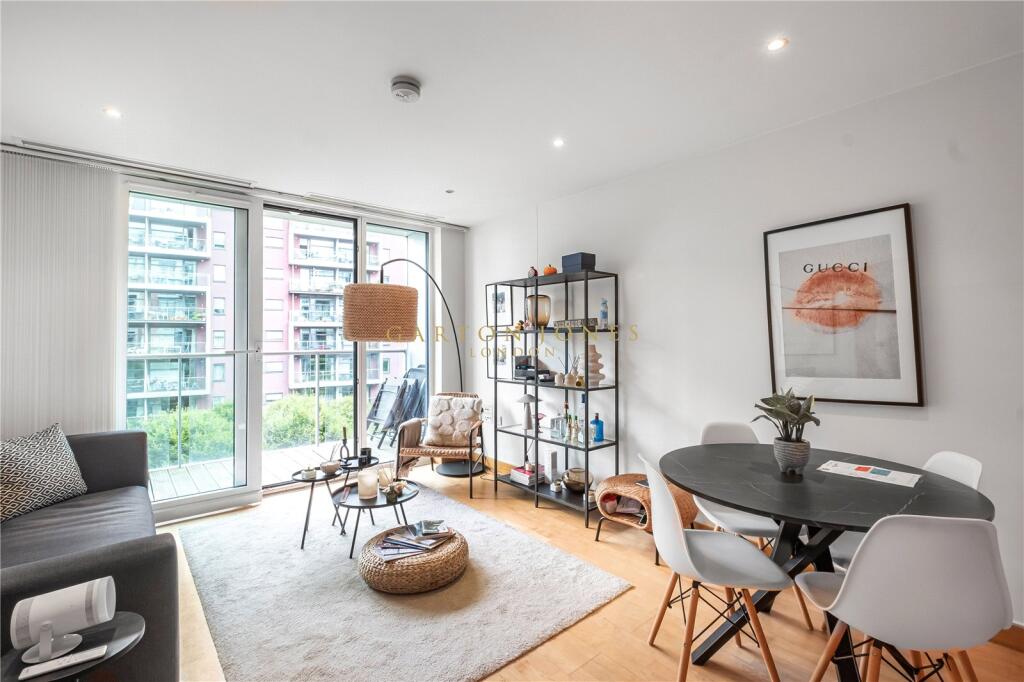 2 bed Apartment for rent in Battersea. From Garton Jones - London 2 bed Apartment for rent in Battersea. From Garton Jones - London
