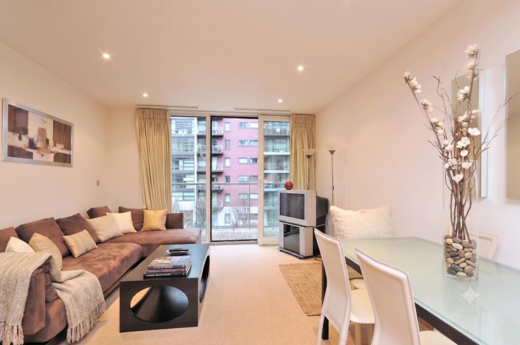 2 bed Apartment for rent in Battersea. From Garton Jones - London 2 bed Apartment for rent in Battersea. From Garton Jones - London