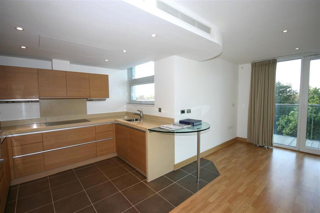 2 bed Apartment for rent in Battersea. From Garton Jones - London 2 bed Apartment for rent in Battersea. From Garton Jones - London
