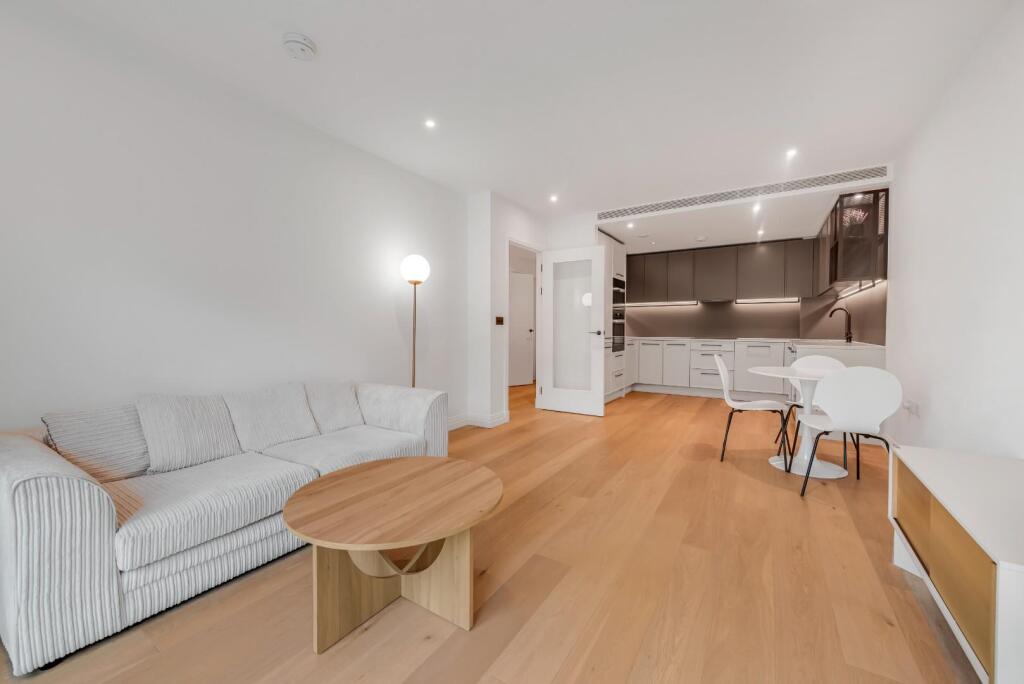 2 bed Apartment for rent in Fulham. From Garton Jones - Chelsea & Belgravia 2 bed Apartment for rent in Fulham. From Garton Jones - Chelsea & Belgravia