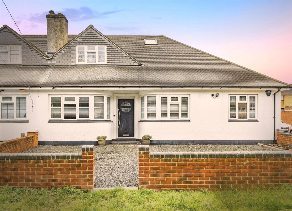 4 bed Bungalow for rent in Stanmore. From Gibbs Gillespie - Stanmore Sales