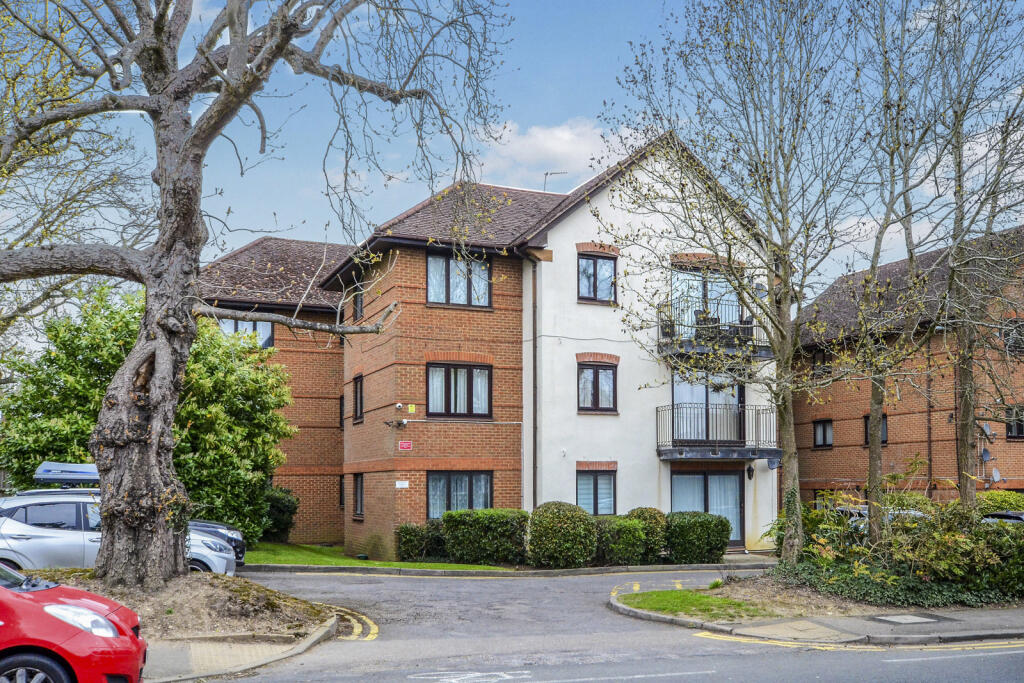 2 bed 1st Floor Flat for rent in Stanmore. From Gibbs Gillespie - Stanmore Sales