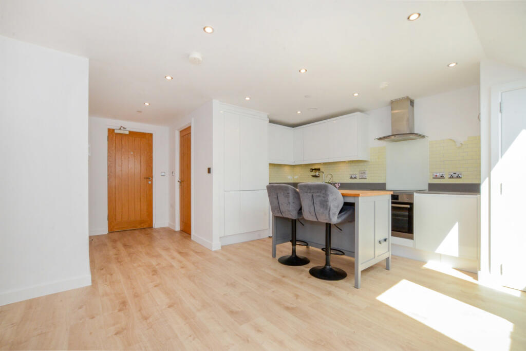 1 bed 1st Floor Flat for rent in Stanmore. From Gibbs Gillespie - Stanmore Sales