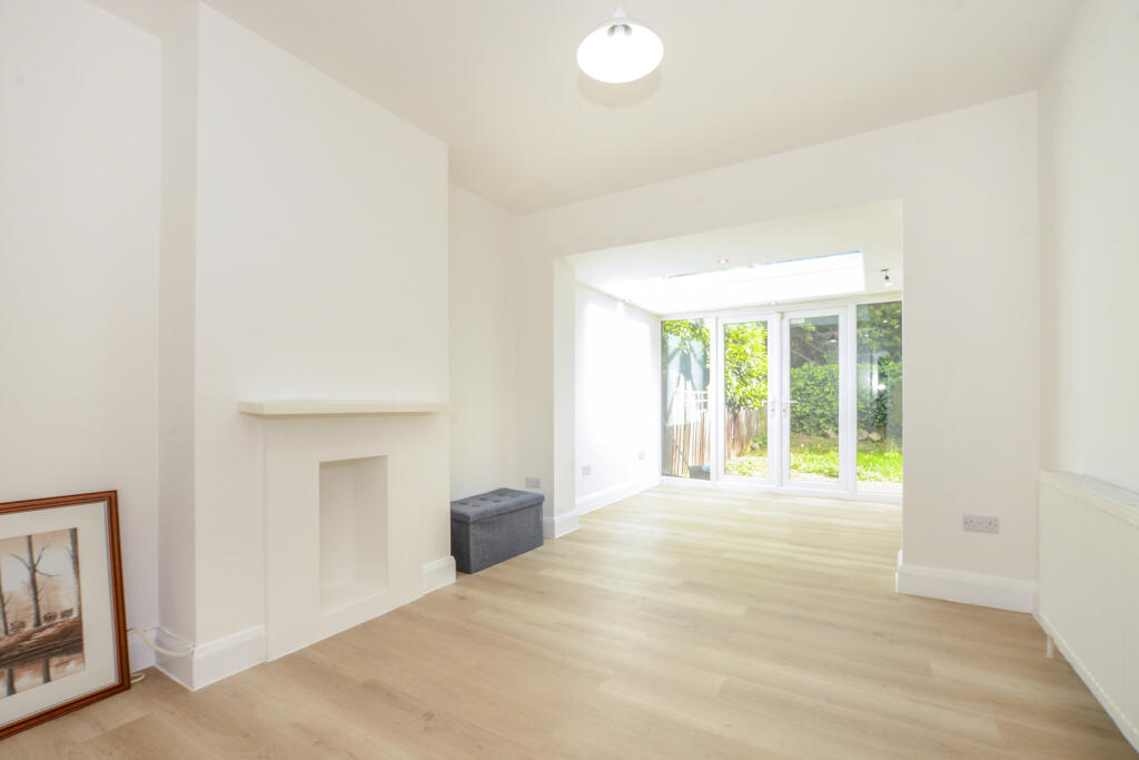 3 bed Detached for rent in Stanmore. From Gibbs Gillespie - Stanmore Sales
