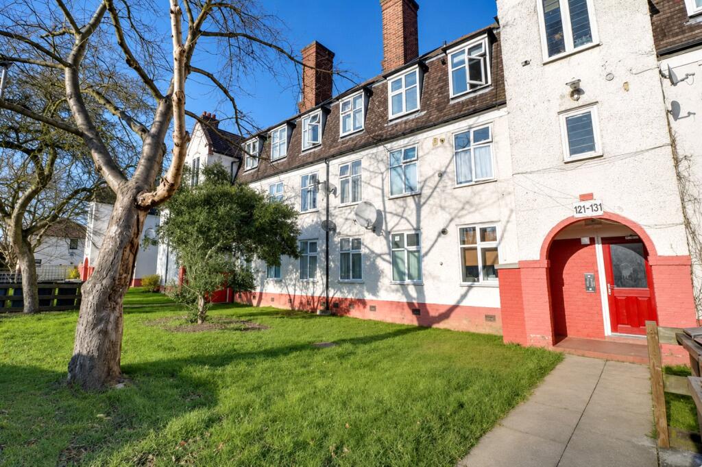 2 bed 1st Floor Flat for rent in Hendon. From Gibbs Gillespie - Stanmore Sales