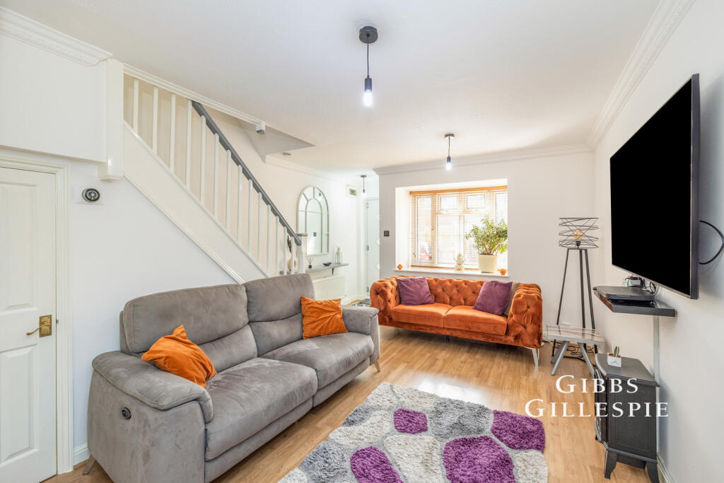 2 bed Mid Terraced House for rent in Stanmore. From Gibbs Gillespie - Stanmore Sales