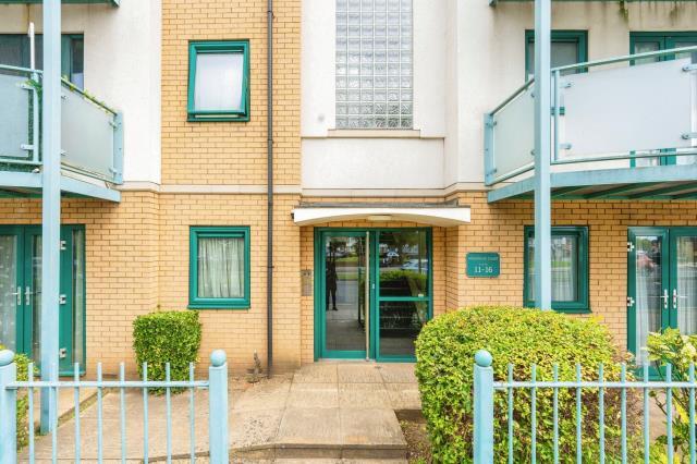 2 bed 1st Floor Flat for rent in Harrow. From Gibbs Gillespie - Stanmore Sales