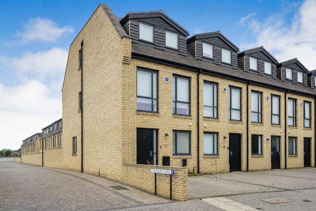 4 bed Mid Terraced House for rent in Stanmore. From Gibbs Gillespie - Stanmore Sales 4 bed Mid Terraced House for rent in Stanmore. From Gibbs Gillespie - Stanmore Sales