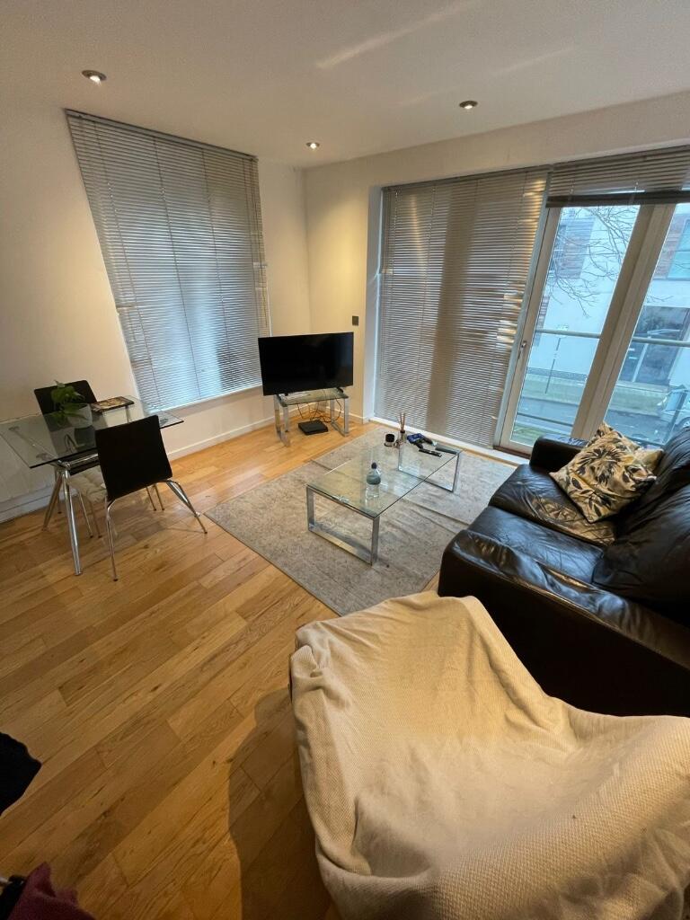 1 bed Student Flat for rent in London. From Gibson Lettings - Richmond