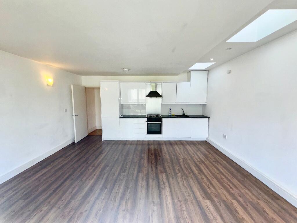 2 bed House (unspecified) for rent in London. From Gibson Lettings - Richmond
